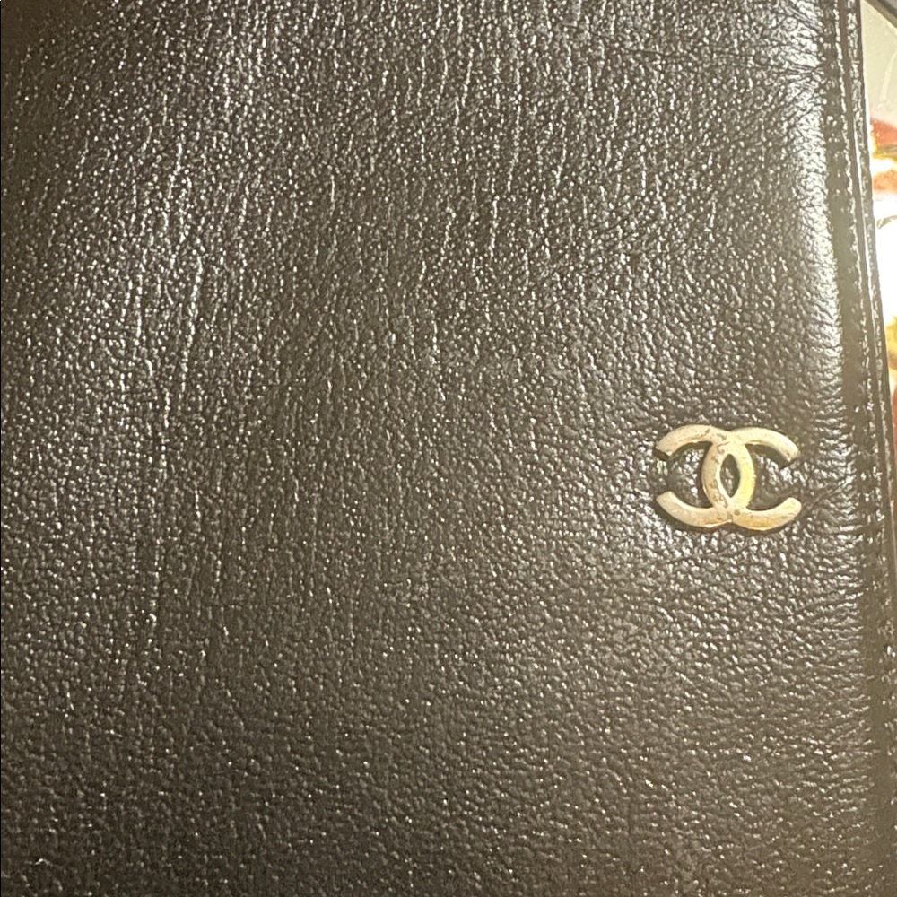 CHANEL Vintage Caviar Bi-fold Wallet in Black - Picture 8 of 14